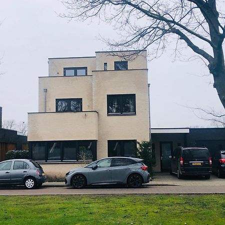 City Zen Apartment Enschede !Free Private Parking Buitenkant foto