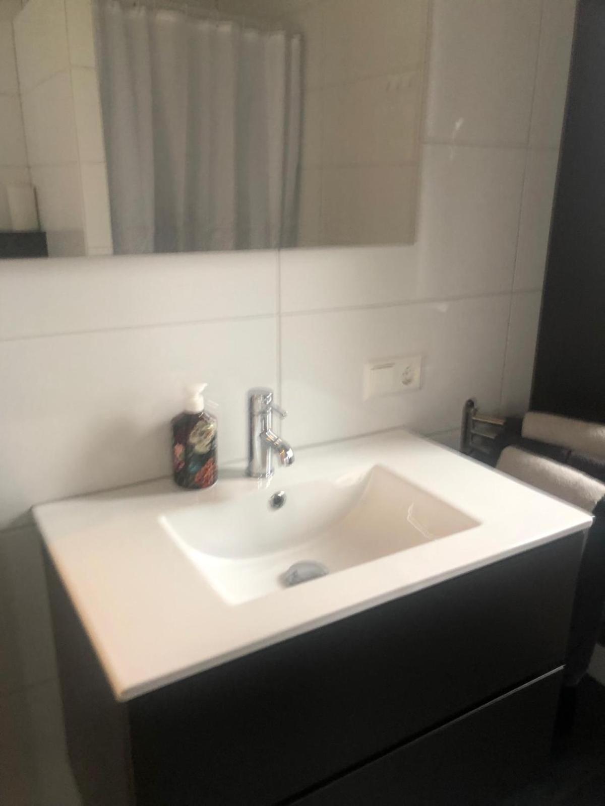 City Zen Apartment Enschede !Free Private Parking Buitenkant foto